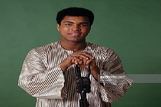 Muhammed Ali en tenue Africaine 